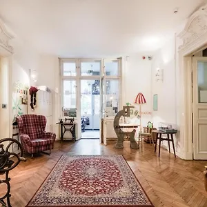 baroque-hostel.inbudapesthotels.com/